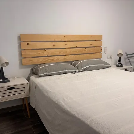 Lola Encorts Apartament *