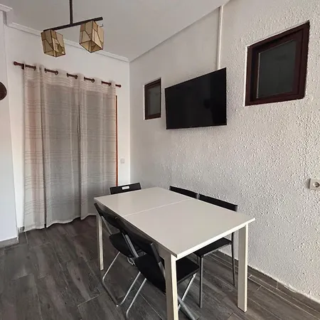 Lola Encorts Apartament