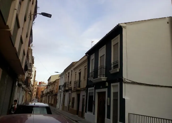 Lola Encorts * Valence